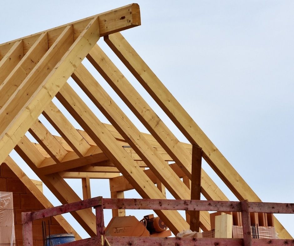 Besonderheiten bei der Endbearbeitung von Holzhäusern